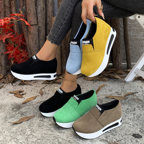 Damen Slip-On Wedge-Sneaker mit verstecktem Keil, Microvelours-Obermaterial und seitlicher Luftkammer Shop Nory