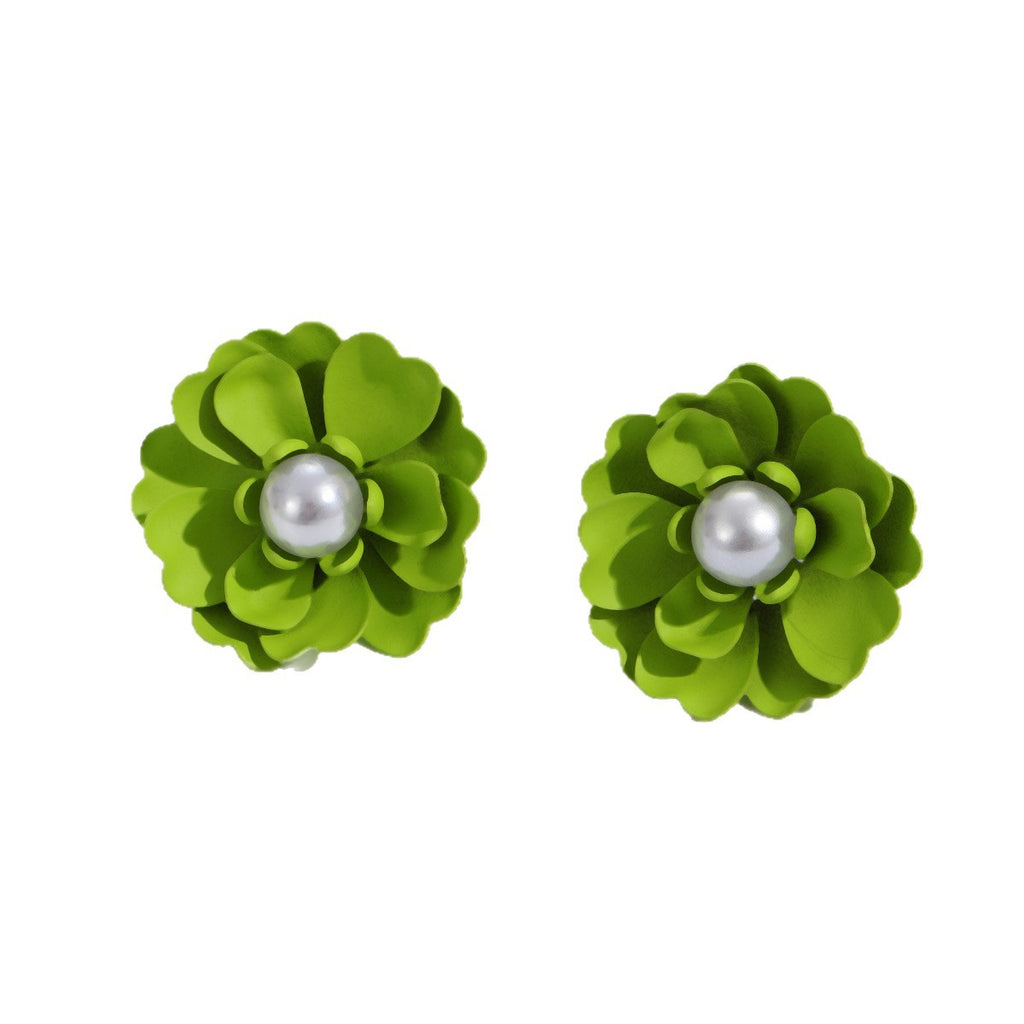 Damen Ohrstecker mit kunstvollem Blumenmotiven und Perlenakzenten Shop Nory