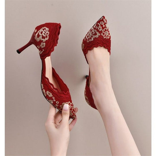 Damen Elegante Spitzen-Pumps mit gewelltem Saum und floraler Stickerei Shop Nory