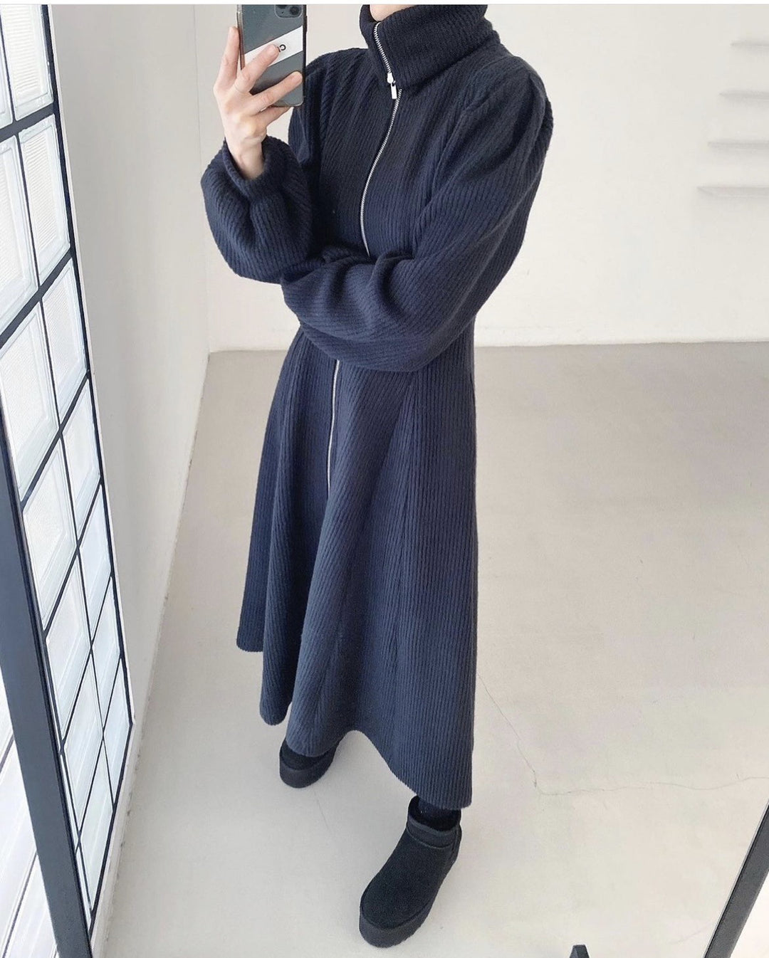 Damen Geripptes Strick-Midikleid mit Reißverschlusskragen und ausgestelltem Rock Shop Nory