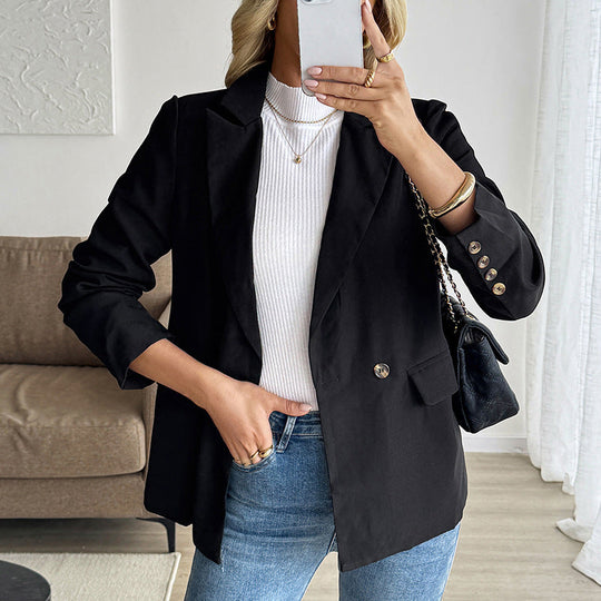 Damen Figurschmeichelnder Longblazer mit eingesetztem Knopf, gerollten Ärmeln und Pattentaschen Shop Nory