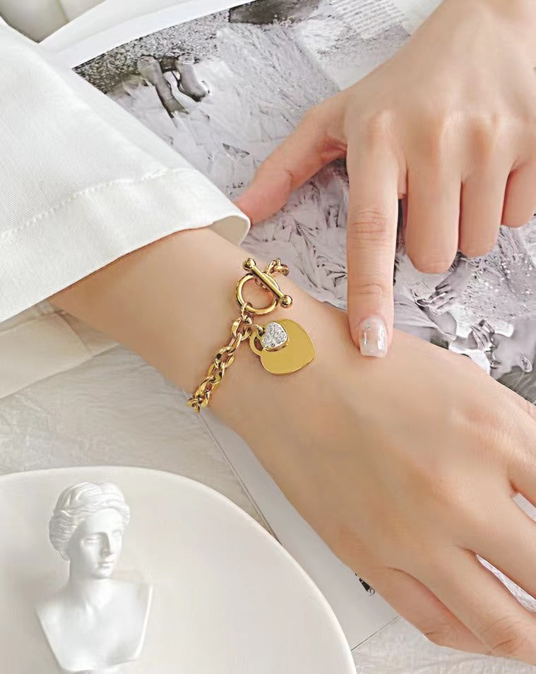 Frauen Herz-förmige Charm Toggle Armband Shop Nory