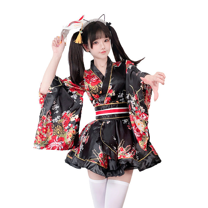 Damen Kimono Kleid mit einem verspielten Schnitt und floralen Akzenten Shop Nory