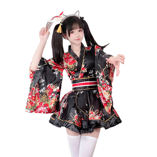 Damen Kimono Kleid mit einem verspielten Schnitt und floralen Akzenten Shop Nory