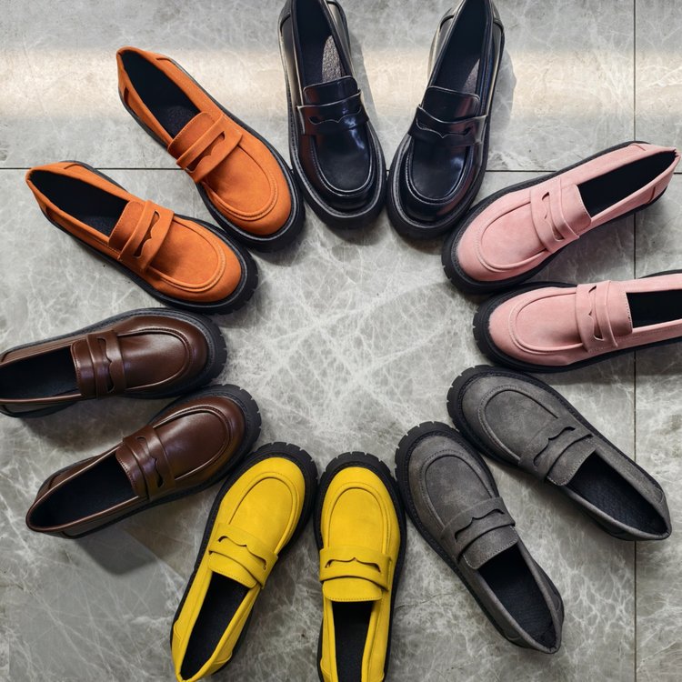 Damen Mokassins mit rutschfester Profilsohle und modischem Wildlederlook Shopnory