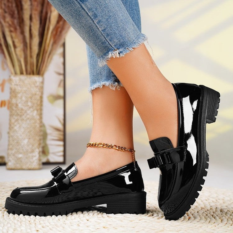 Damen Lack-Loafer mit dekorativem Riemchen und profilierter Gummisohle Shop Nory