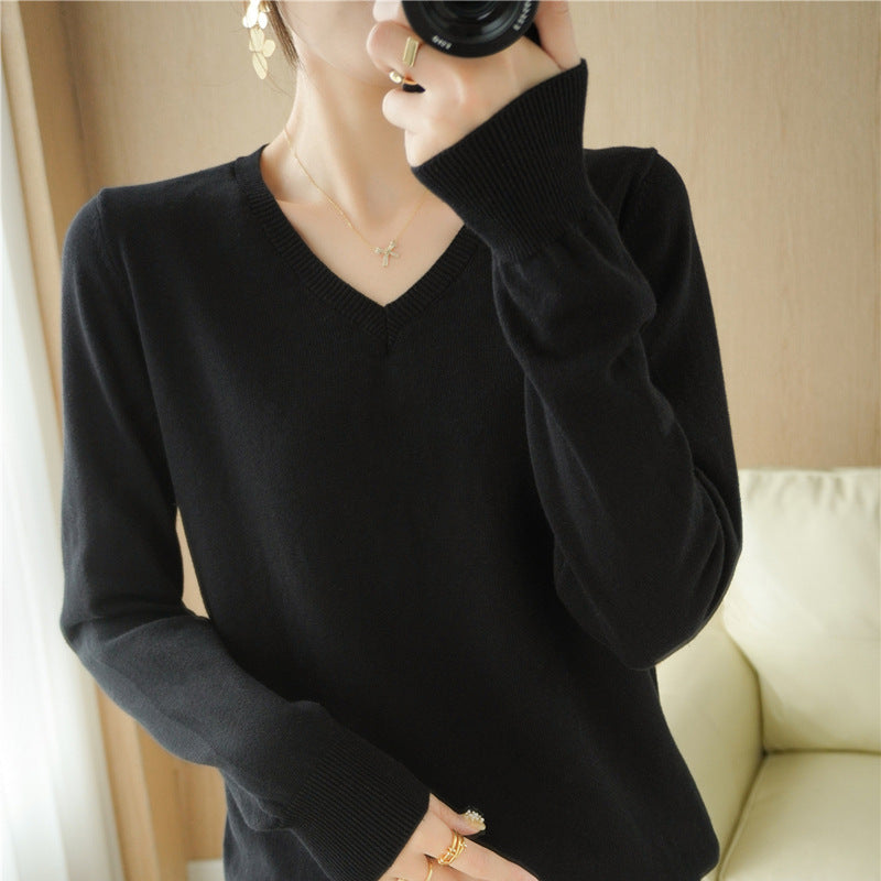 Damen Leichter V‑Ausschnitt Feinstrickpullover aus kaschmirweicher Baumwollmischung mit elastischen Rippbündchen Shop Nory
