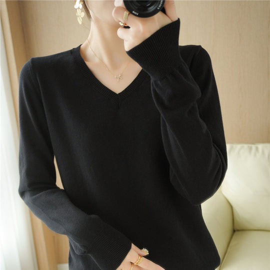 Damen Leichter V‑Ausschnitt Feinstrickpullover aus kaschmirweicher Baumwollmischung mit elastischen Rippbündchen Shop Nory
