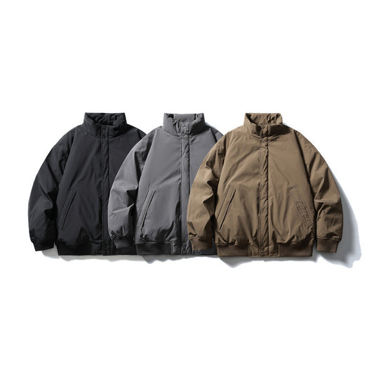 Unisex Kastig geschnittene wattierte Bomberjacke mit hohem Stehkragen und verdeckter Frontblende Shop Nory