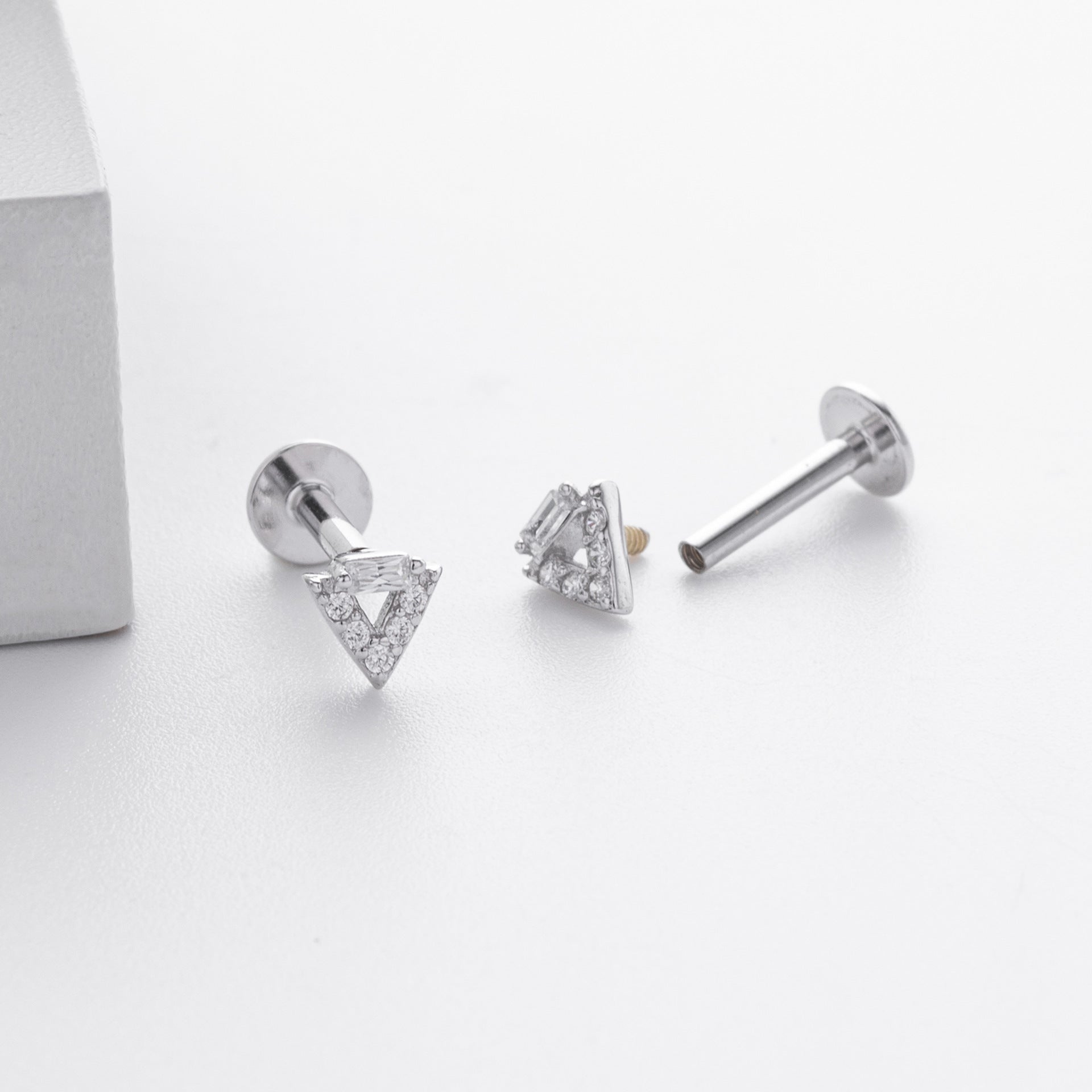Damen Ohrstecker mit rautenförmigem Zirkonbesatz aus hochwertigem 925 Sterling Silber Shop Nory