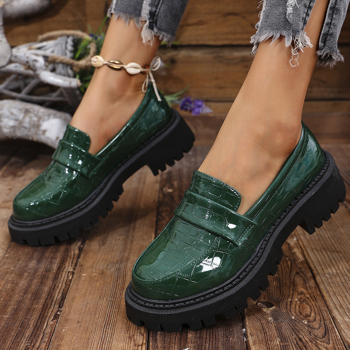 Damen Mokassins mit modernem Kroko-Design und robustem Profil