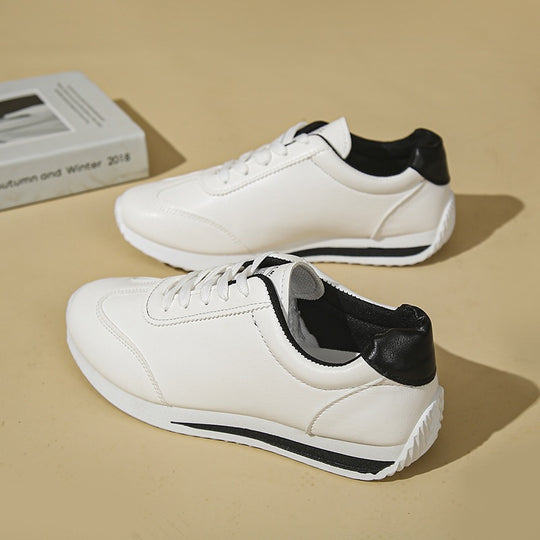 Damen Sneaker mit leichter Keilsohle und kontrastfarbenem Fersenpatch Shop Nory