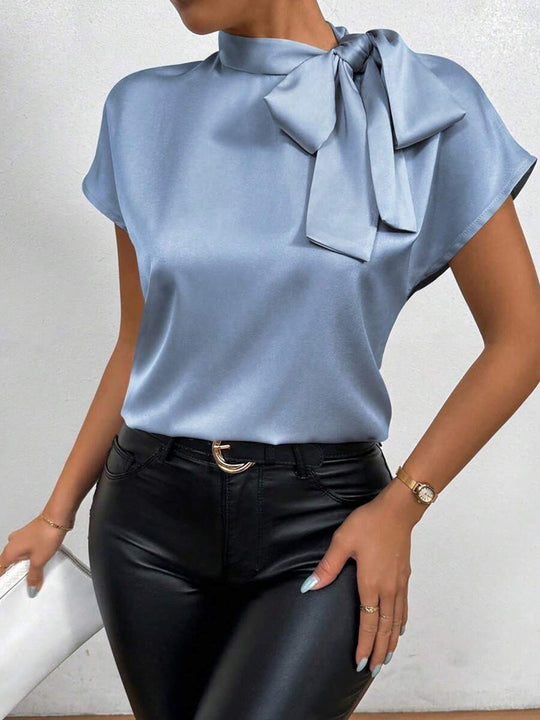 Satinbluse Kurzarm Hoher Kragen mit Schleife Eleganter Entspannter Schnitt