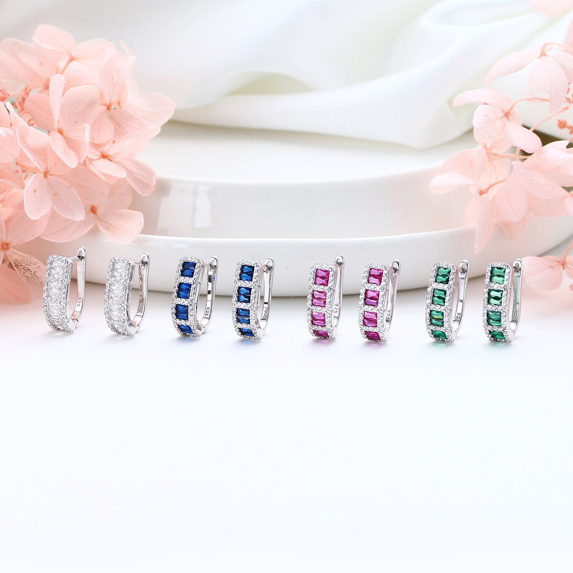 Damen Ohrhänger mit funkelndem Zirkon-Arrangement und elegantem Design Shop Nory