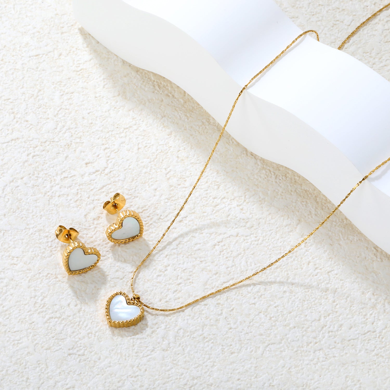 Damen Schmuckset mit Muschel-Anhänger und Perlenakzenten Shop Nory