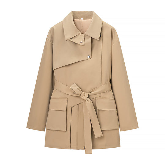 Damen Taillierte Übergangsjacke mit Stehkragen, Schultercape und Bindegürtel Shop Nory