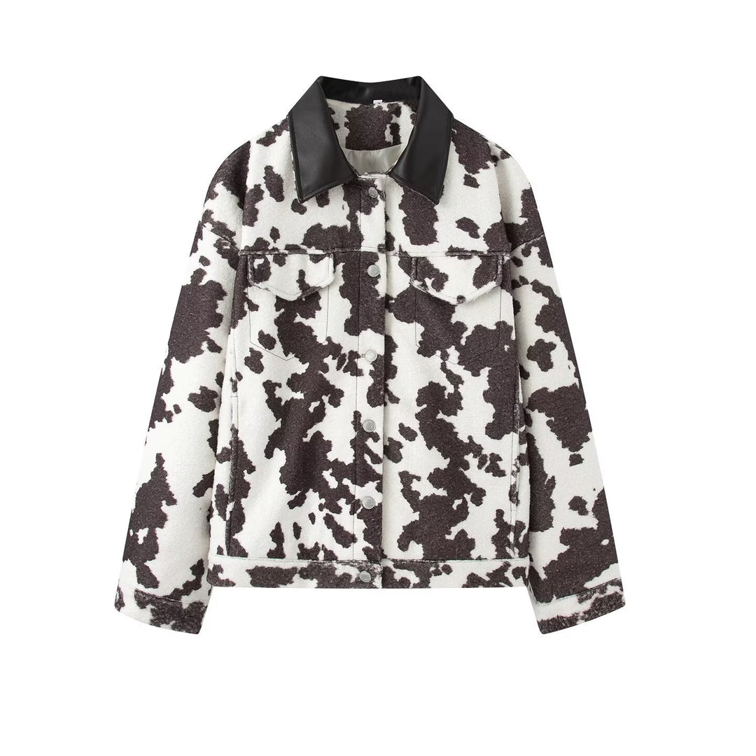 Damen Oversize Jacke im Truckerstil mit Kuhmuster und Kunstlederkragen Shop Nory