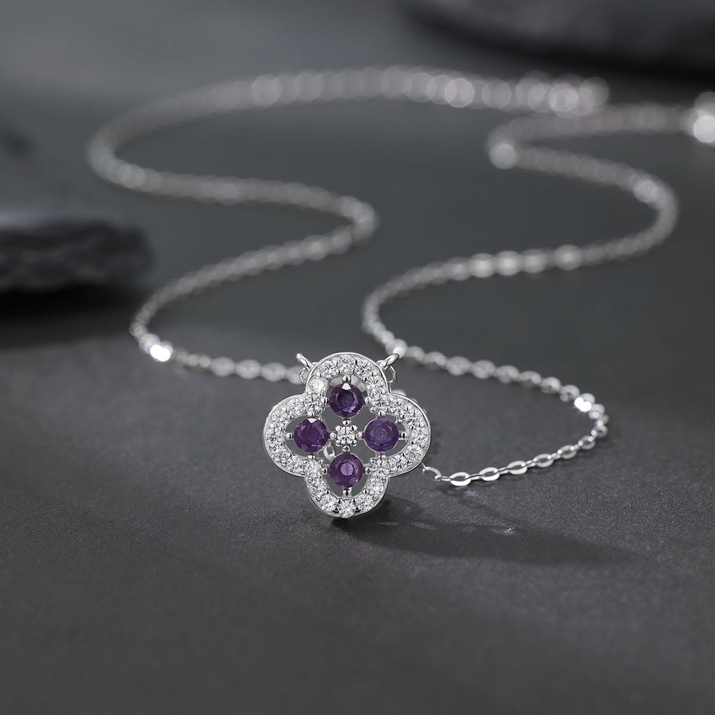 Damen Halskette mit floralem Amethyst-Anhänger und funkelnden Zirkonia-Elementen Shop Nory