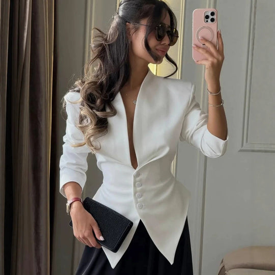 Damen Taillierter Blazer mit spitz zulaufendem Saum und tiefem V-Ausschnitt Shop Nory