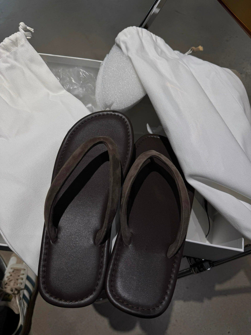 Damen Fußbett Flip-Flops mit rutschfester Sohle und anatomischer Passform
