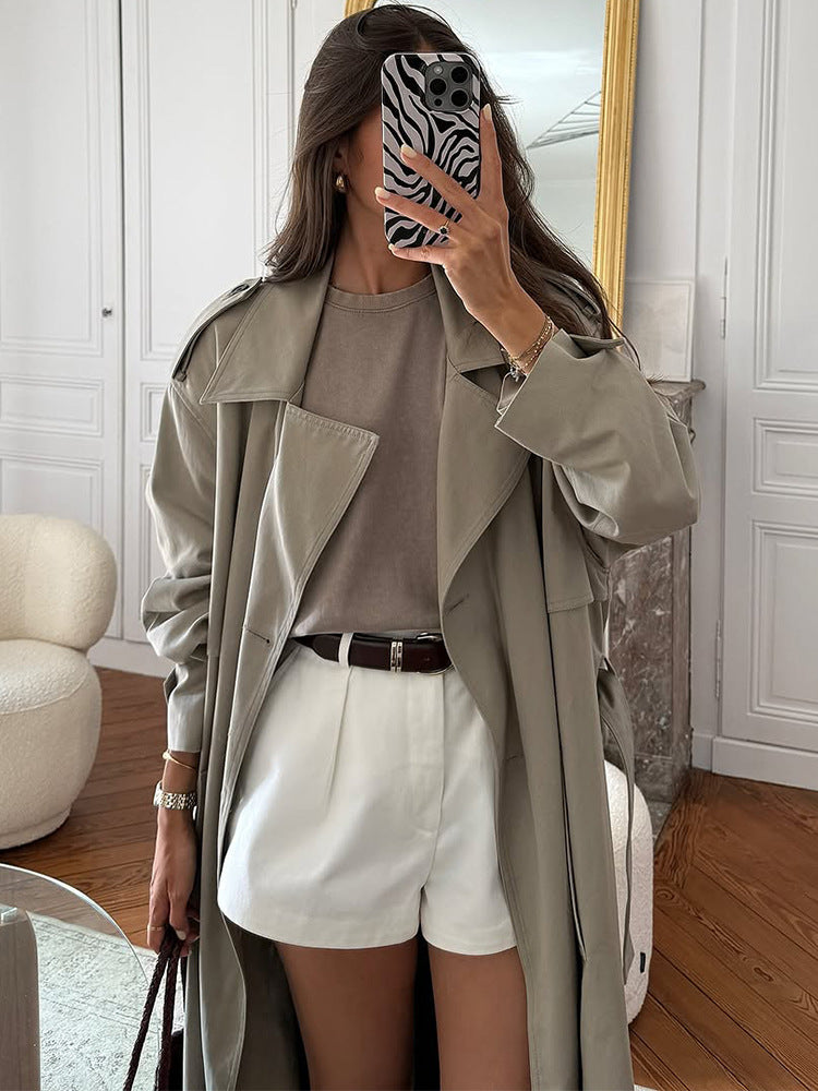 Damen eleganter Trenchcoat mit minimalistischem Design und praktischen Taschen