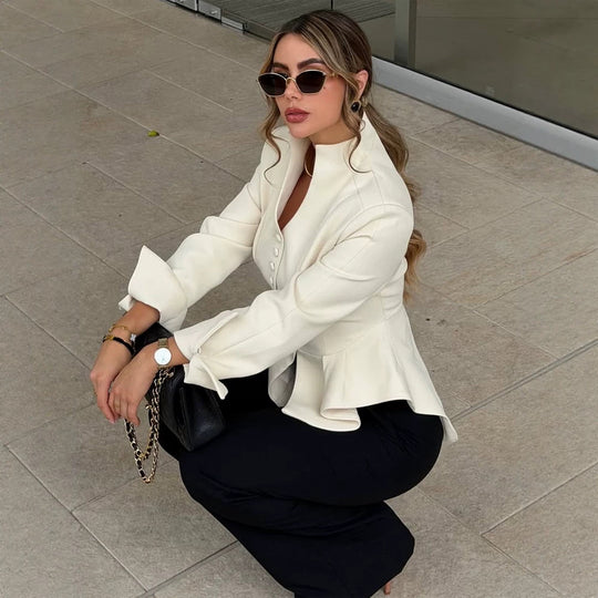 Damen Taillierter Blazer mit Schößchen, Stehkragen & Zierknopf-Leiste Shop Nory