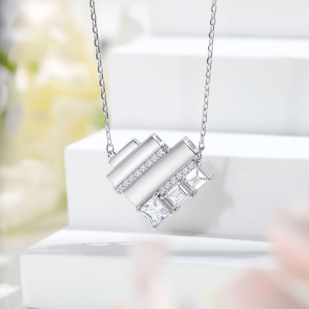 Damen Anhänger-Halskette mit modernem geometrischem Design und funkelnden Zirkonia Shop Nory