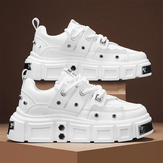 Damen Plateau-Sneaker mit dekorativen Metallnieten und strukturiertem Overlayer Shopy Nory