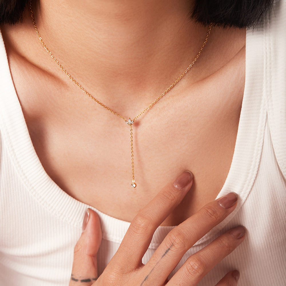 Damen Halskette mit verspieltem Anhänger und funkelnden Zirkonia Shop Nory