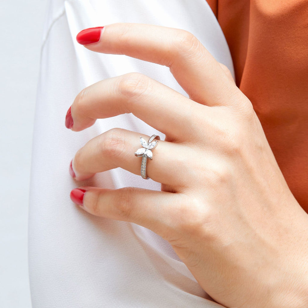 Damen Ring mit filigranem Schmetterlingsdesign und funkelndem Zirkonia-Besatz Shop Nory