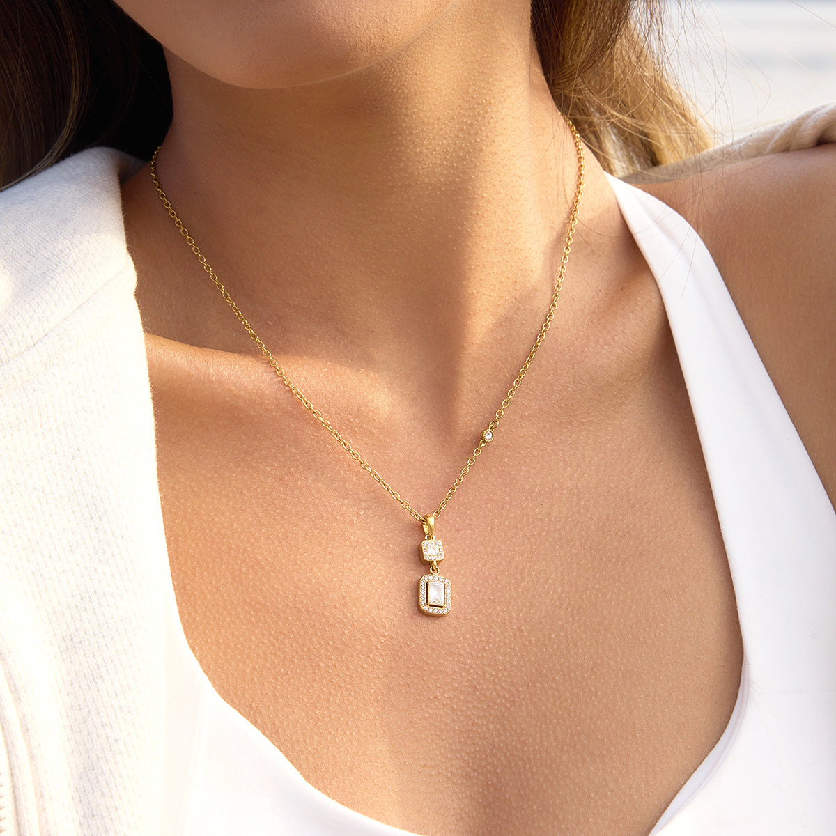 Damen Halskette mit funkelnden Zirkonia und hochwertigem Edelstahl Shop Nory