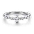 Damen Ring mit funkelndem Zirkonia-Besatz und stilvollem Kreuz-Design Shop Nory