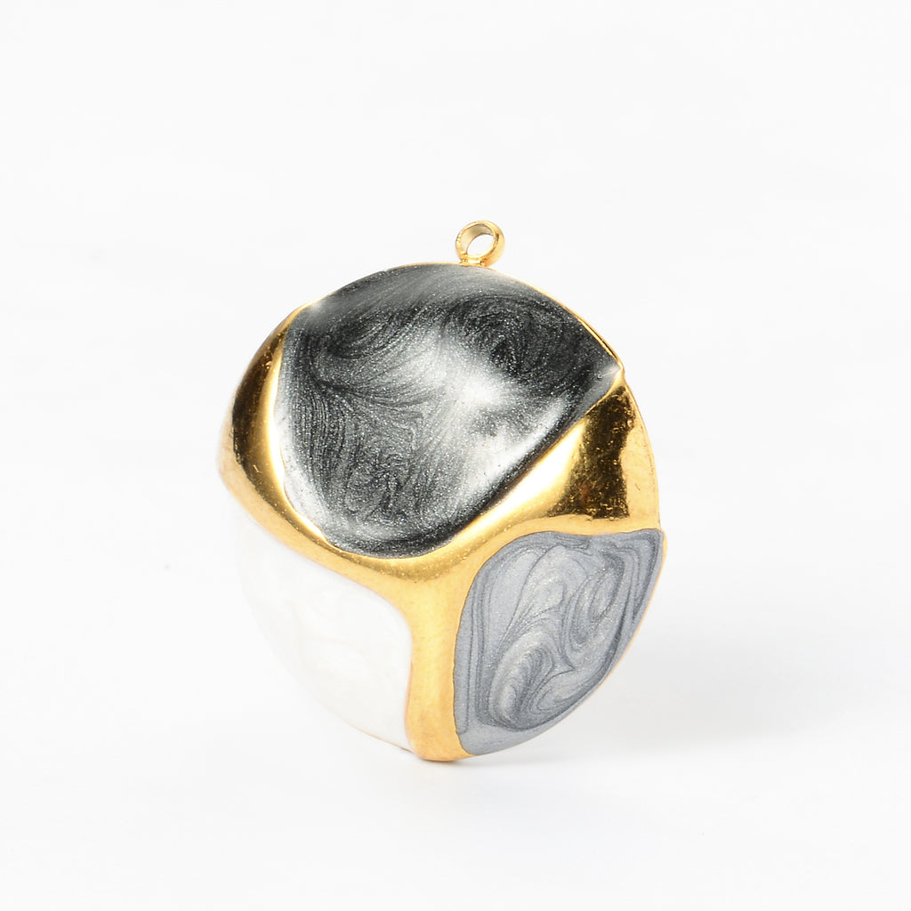 Damen Anhänger mit kunstvollem Farbenspiel und elegantem Goldakzent Shop Nory