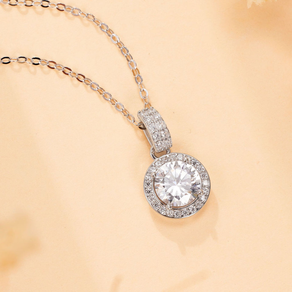 Damen Halskette mit funkelndem Kristallanhänger und elegantem Design Shop Nory
