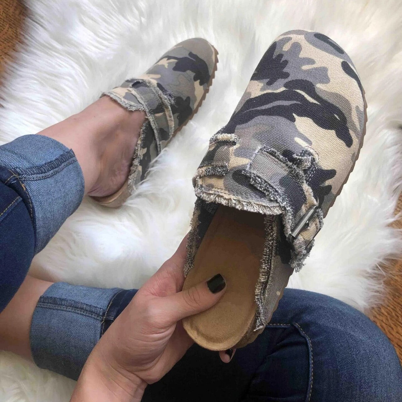 Damen Clogs mit lässigem Camouflage-Design und weichem Fußbett