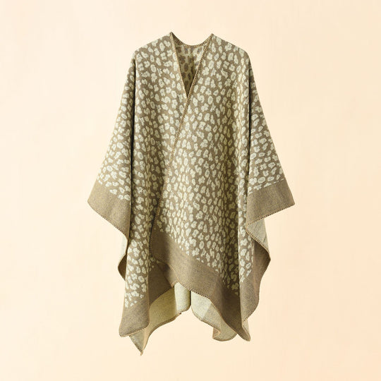 Damen Wollmix-Ruana mit tonigem Leopardenjacquard und kastigem Kimono-Fall Shop Nory