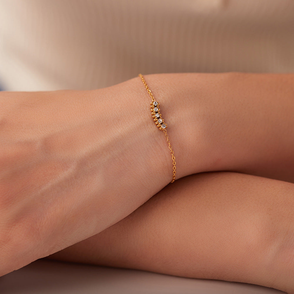 Damen Armband mit funkelnden Zirkonia und hypoallergenem Edelstahl Shop Nory