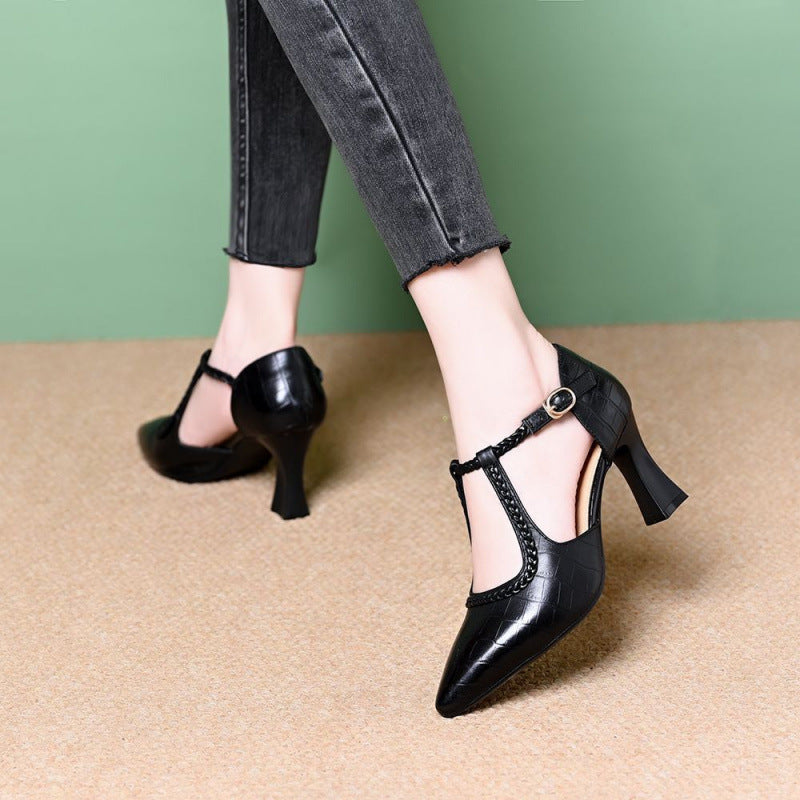 Damen Stilvolle T-Strap Pumps mit einzigartigem Riemen-Design Shopnory