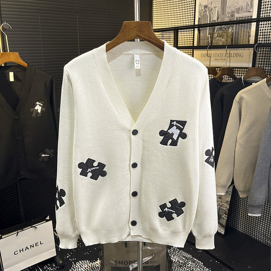 Herren Strick-Cardigan mit V‑Ausschnitt und dekorativen Puzzle‑Applikationen Shop Nory