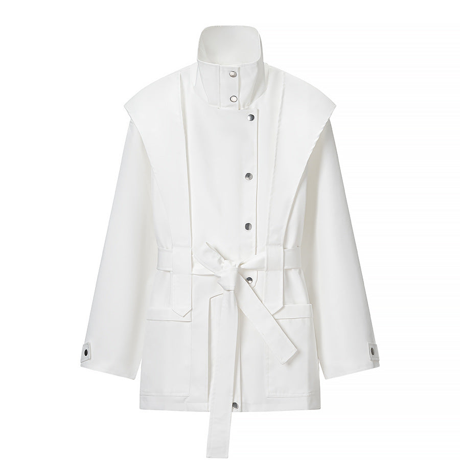 Damen Taillierte Übergangsjacke mit Stehkragen, Schultercape und Bindegürtel Shop Nory