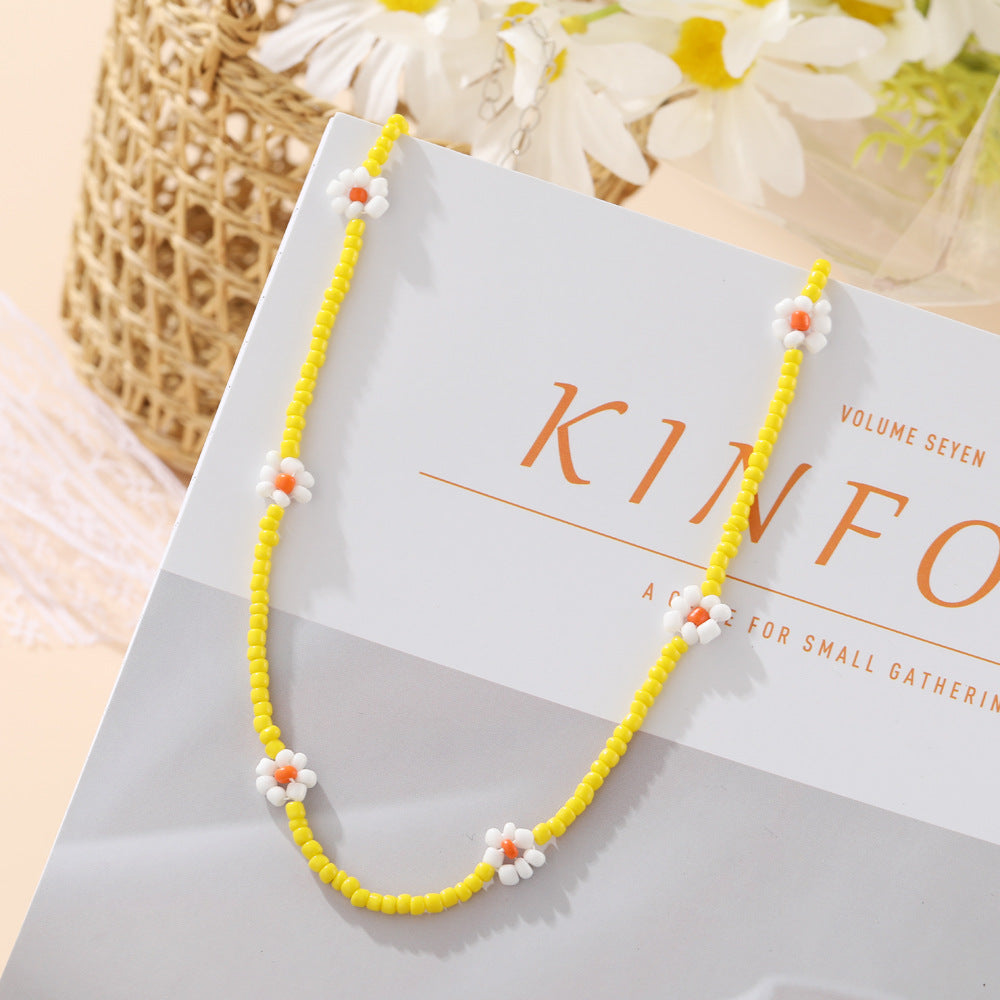 Damen feine Halskette mit goldfarbenen Akzenten und eleganten Glasperlen Shop Nory