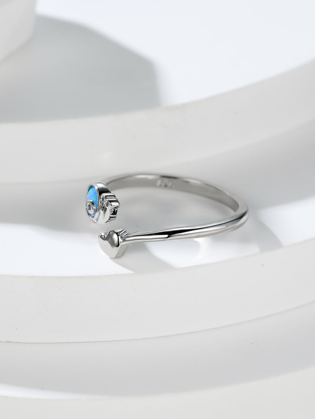 Damen Ring mit filigranem Design und schimmerndem Opal-Shop Nory