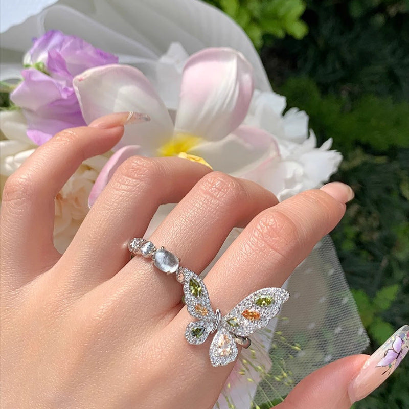 Damenring mit kunstvollem Schmetterlingsdesign und funkelnden Zirkonia Shop Nory