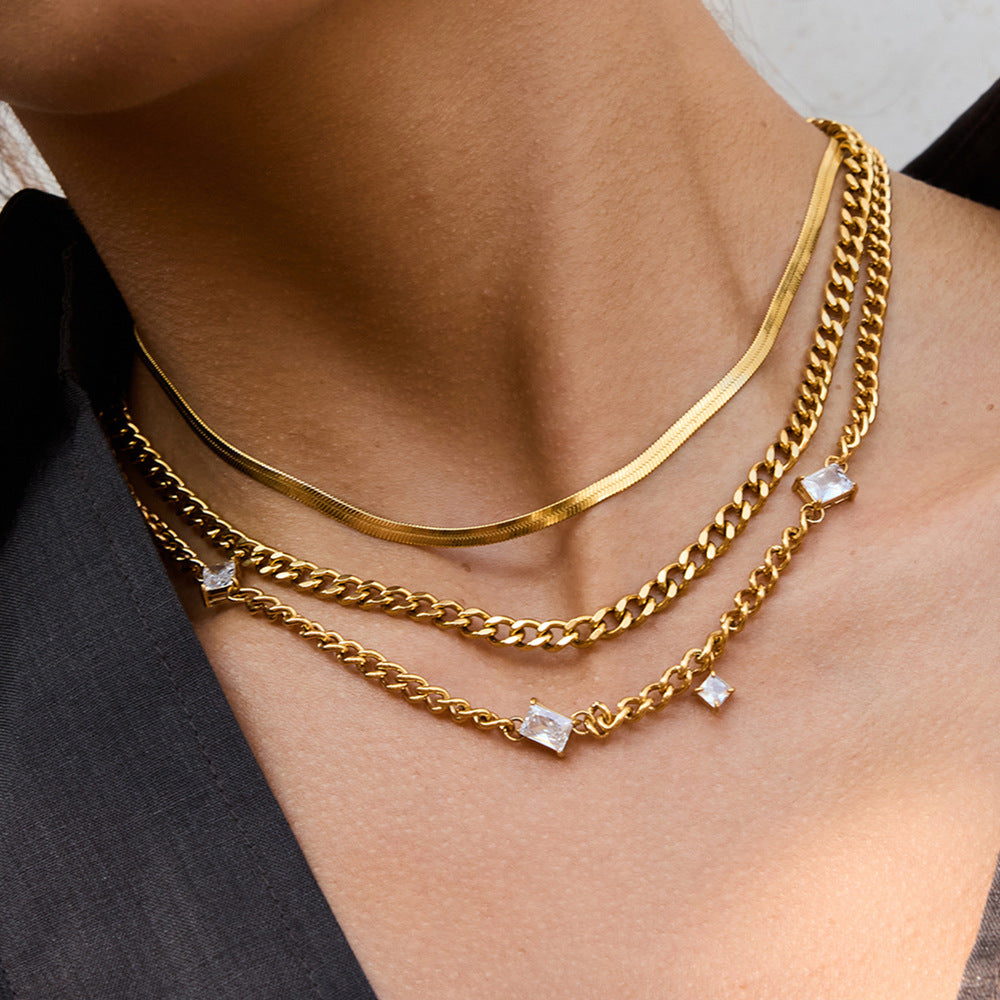 Damen Halskette mit funkelnden Zirkonia und robustem Edelstahl-Design Shop Nory