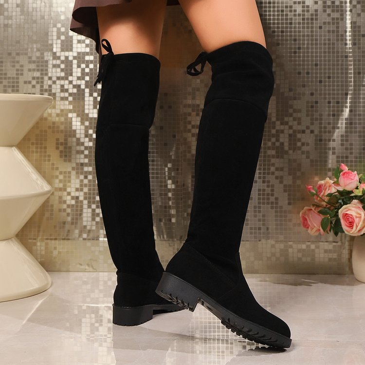 Damen Overknee‑Stiefel aus Veloursoptik mit niedrigem Blockabsatz und profilierter Gummisohle Shop Nory
