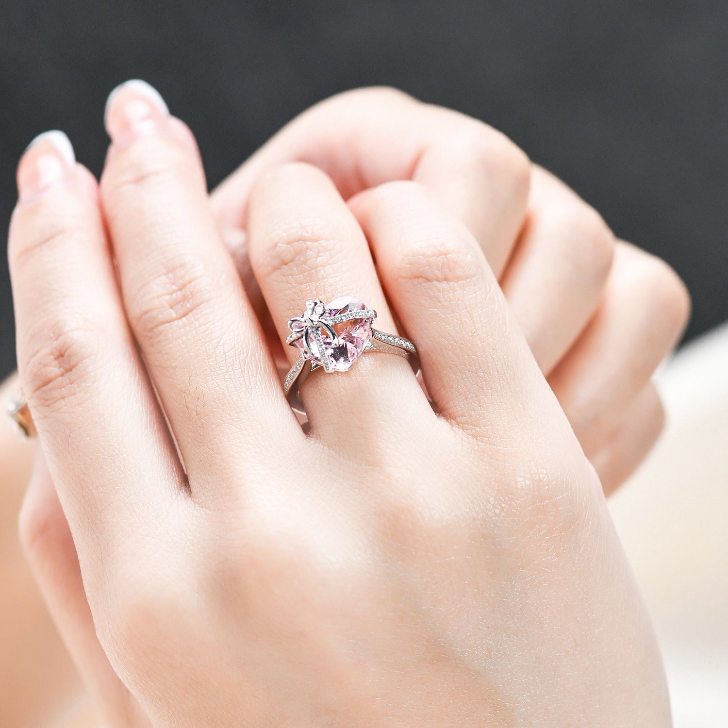 Damen Schmuckring mit funkelndem Herzdesign und elegantem Zirkonia-Besatz Shop Nory
