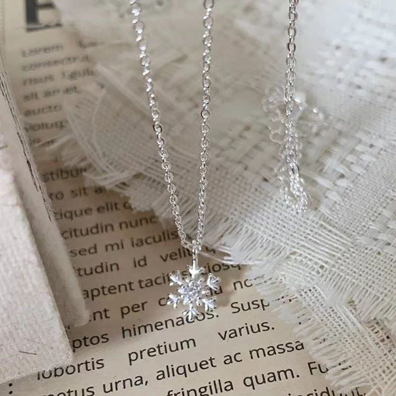 Damen Halskette mit detailliertem Schneeflocken-Anhänger Shop Nory