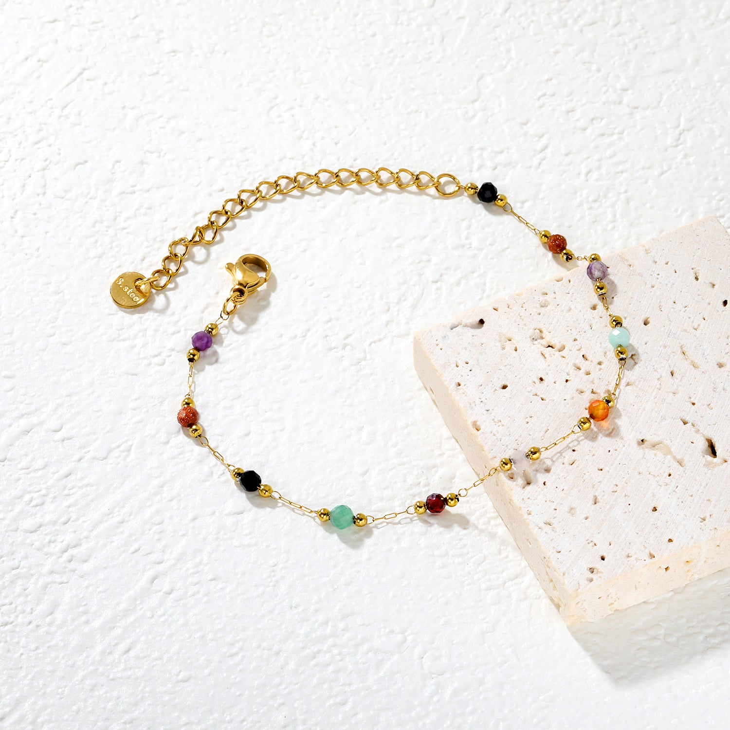 Damen zartes Armband mit herzförmigen Anhängern und filigranem Design Shop Nory