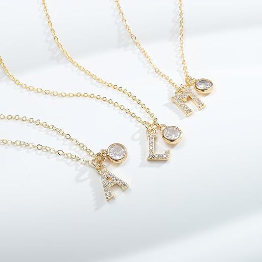 Damen Namenshalskette mit funkelndem Zirkonia-Anhänger und edlem Gliederdesign Shop Nory