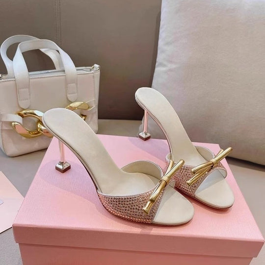 Damen Elegante High-Heel Mules mit funkelndem Kristallbesatz und goldener Zierschleife Shop Nory
